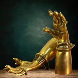 BRASS-PAIR-OF-LADY-HANDS-10