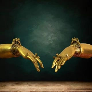 BRASS-PAIR-OF-LADY-HANDS-11