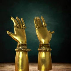 BRASS-PAIR-OF-LADY-HANDS-3