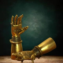 BRASS-PAIR-OF-LADY-HANDS-5