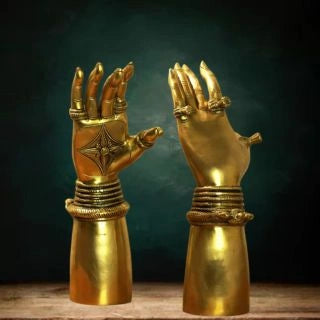 BRASS-PAIR-OF-LADY-HANDS-6