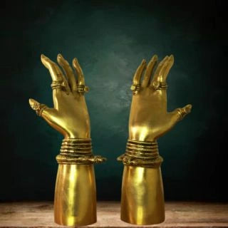 BRASS-PAIR-OF-LADY-HANDS-2