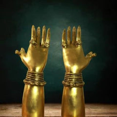 BRASS-PAIR-OF-LADY-HANDS-4